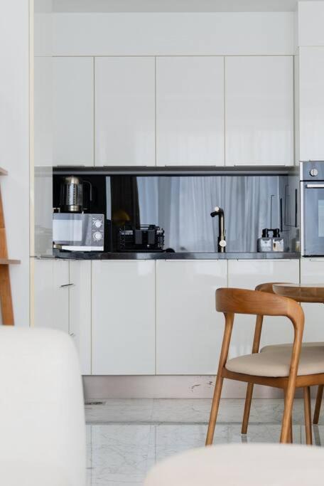 Apartment Stylish And L The Pad L Next To Canal