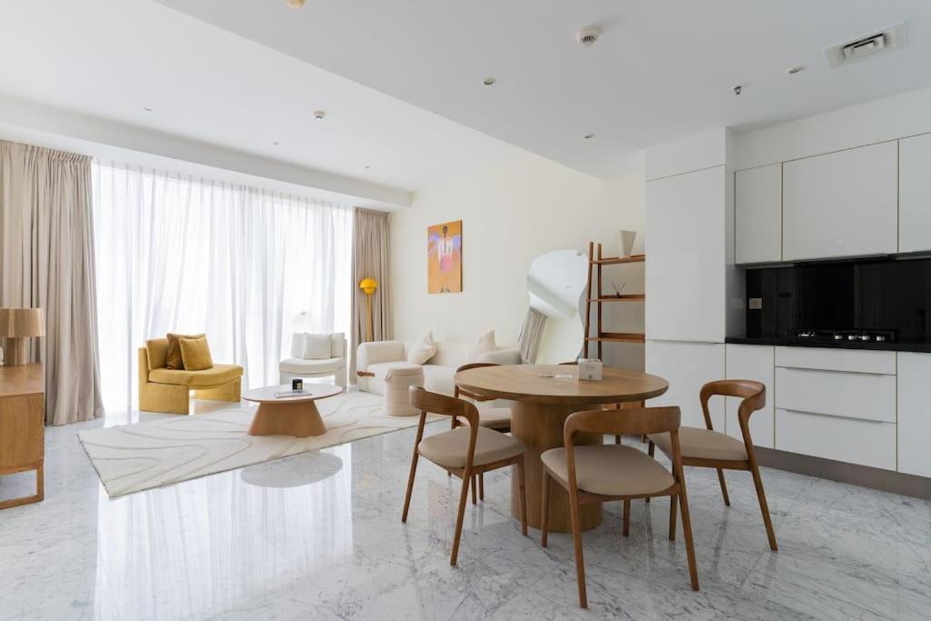 Stylish And L The Pad L Next To Canal Apartment Dubai